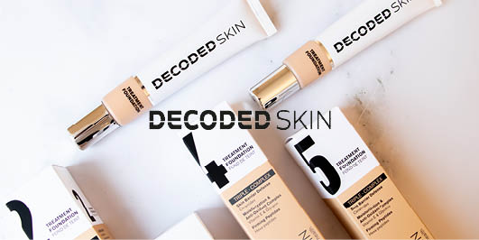 Decoded Skin Care Foundation – Luxe huidverzorgende foundation nu online verkrijgbaar met gratis verzending.